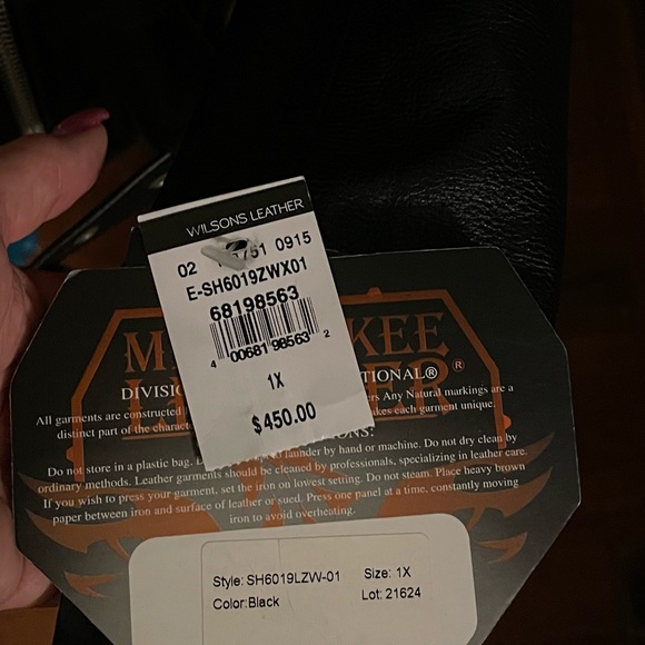 Leather Jacket - Picture 4 of 4